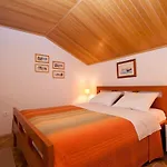 Ueber 2 Etagen Nur 400 Meter Zum * Baška