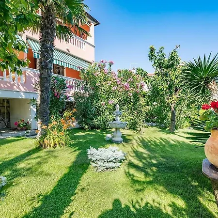 Apartament Ueber 2 Etagen Nur 400 Meter Zum